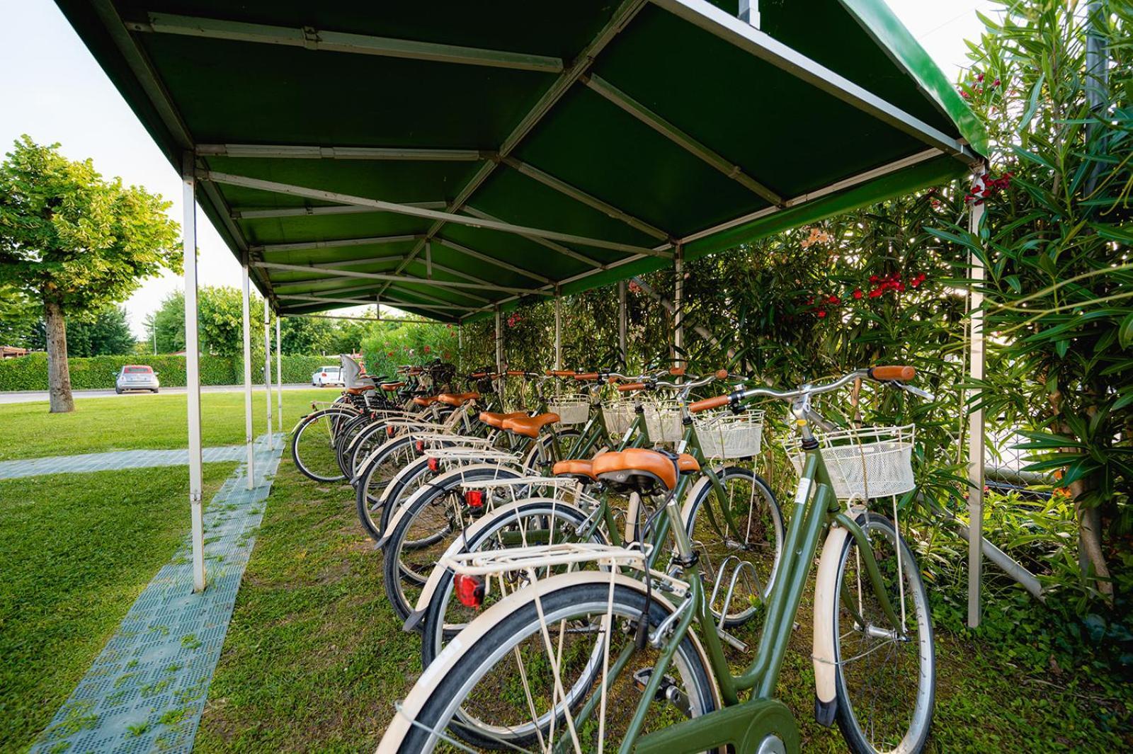 Glamping Lake Garda Peschiera del Garda Exterior photo