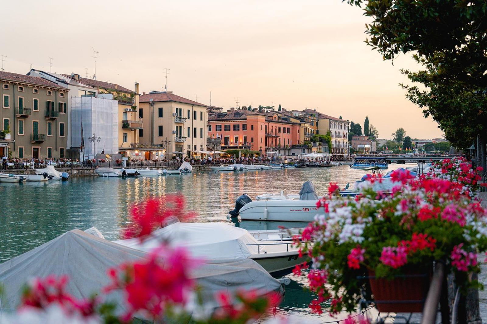 Glamping Lake Garda Peschiera del Garda Exterior photo